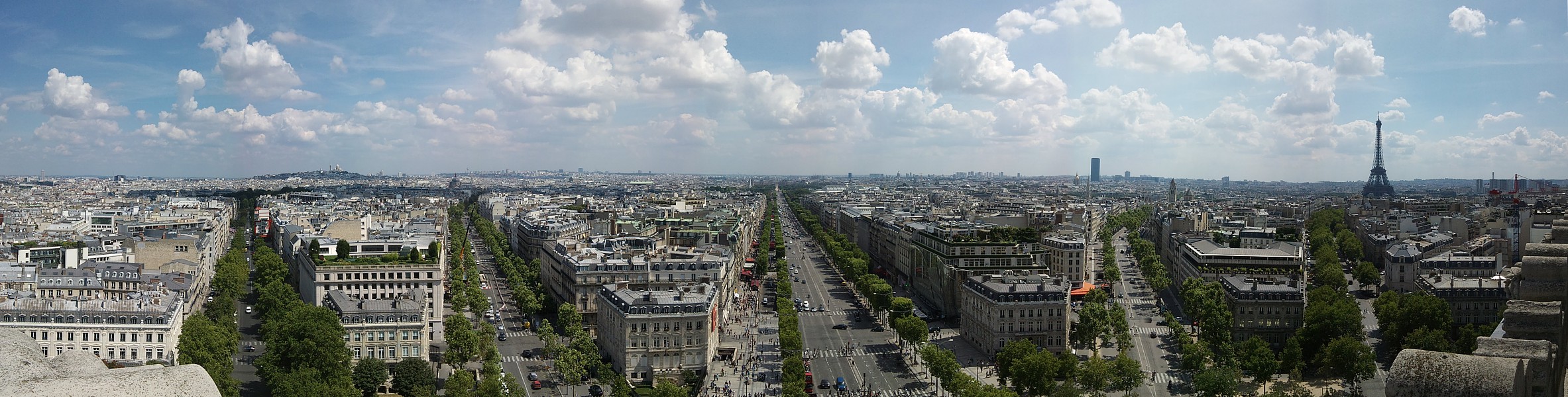Panorama z łuku triumfalnego
L'Arc de Triomphe
[i]Photo by G.W.[/i]
Słowa kluczowe: Paryż,panorama,budynek