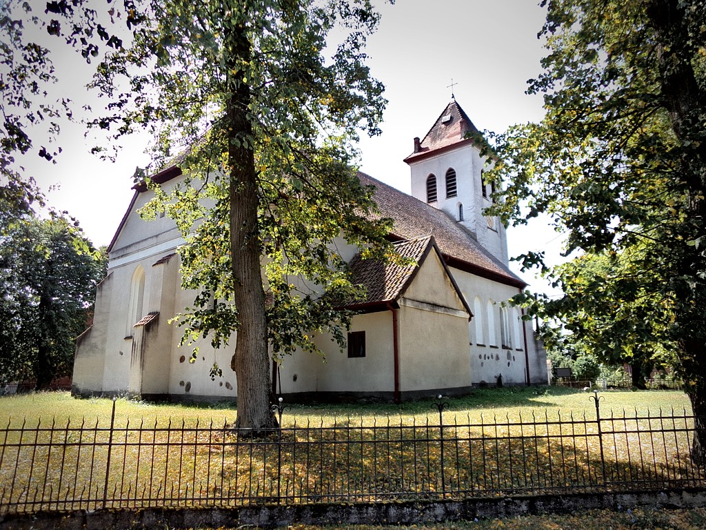 Momajny, kościółek
Mazury 2014
