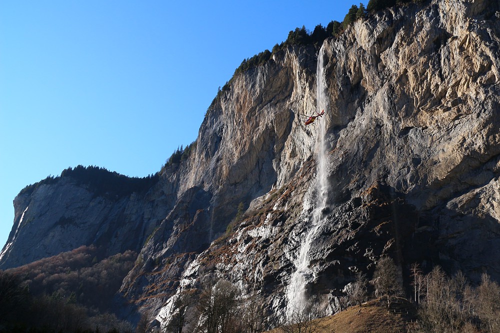 Wodospad Staubbachfall w Lauterbrunnen
Szwajcaria 2015
Słowa kluczowe: niebieski,woda,góry