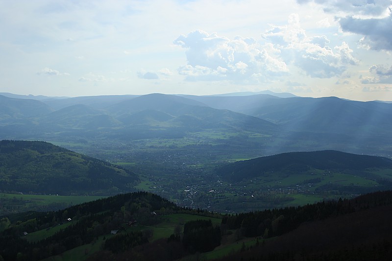 Czechy
Z wieży widokowej na Czantorii
Słowa kluczowe: góry,las