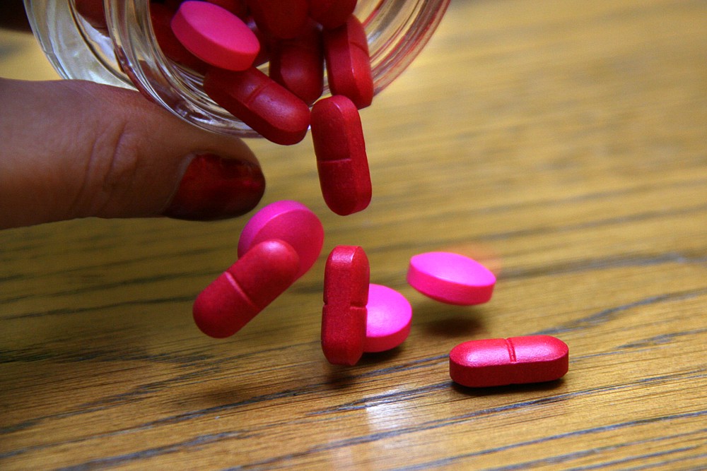 Red pills
Słowa kluczowe: czerwony